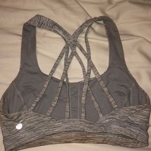 lululemon athletica Intimates & Sleepwear - Lululemon Sports Bra Size 6 lululemon athletica Intimates & Sleepwear - Lululemon Sports Bra Size 6
